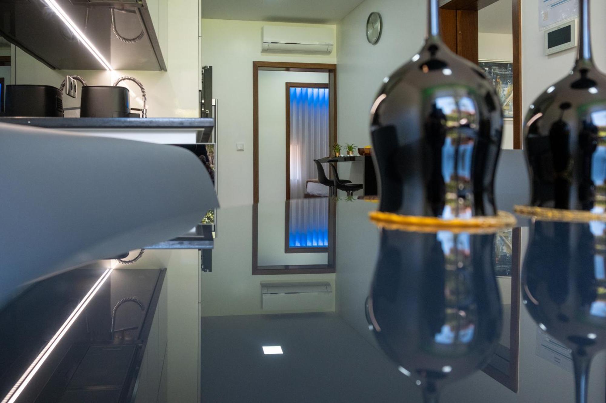Deluxe Villa Home, Peace & Spa Вила-ду-Конди Экстерьер фото